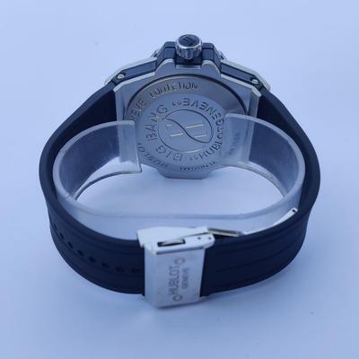 Men's Quartz Round Dial Stainless Steel Watch